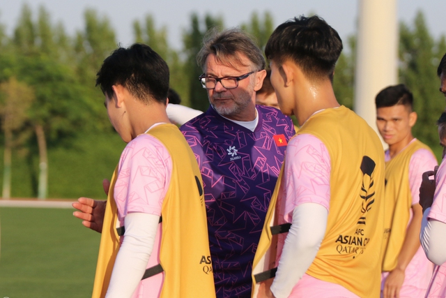 HLV Troussier: "Có thể tôi sẽ chết trên đường pitch"- Ảnh 6.