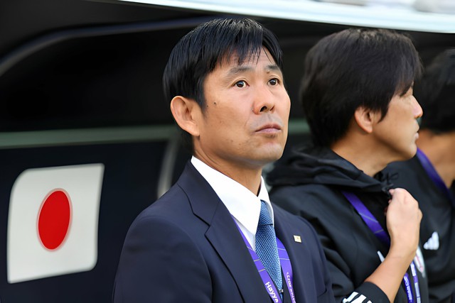 HLV Nhật Bản: "Tuyển Việt Nam đã dạy chúng tôi hiểu không có gì dễ dàng ở Asian Cup"- Ảnh 1. HLV Nhật Bản: "Tuyển Việt Nam đã dạy chúng tôi hiểu không có gì dễ dàng ở Asian Cup"- Ảnh 1.