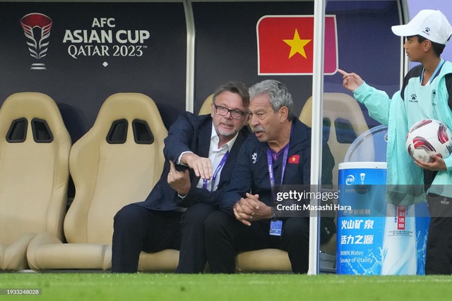 Phía sau màn trẻ hóa thành công của ĐT Việt Nam là chiêu bài đặc biệt từ HLV Troussier- Ảnh 3. Phía sau màn trẻ hóa thành công của ĐT Việt Nam là chiêu bài đặc biệt từ HLV Troussier- Ảnh 3.