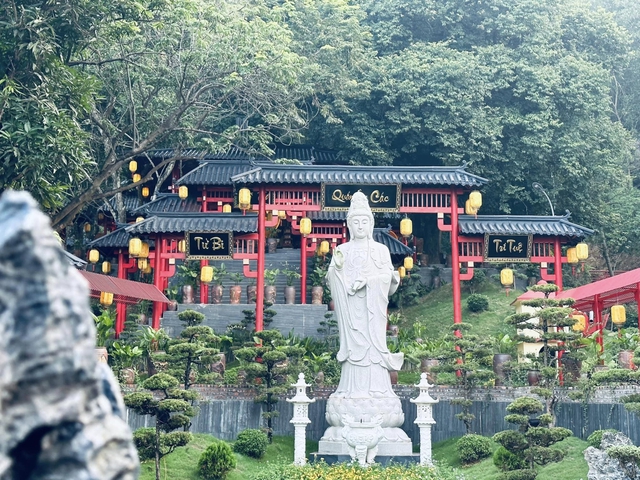 Phát hiện ngôi chùa có cây cổ thụ trăm tuổi, cách Hà Nội chỉ hơn 1 giờ lái xe, phù hợp đi lễ dịp đầu năm- Ảnh 4. Phát hiện ngôi chùa có cây cổ thụ trăm tuổi, cách Hà Nội chỉ hơn 1 giờ lái xe, phù hợp đi lễ dịp đầu năm- Ảnh 4.