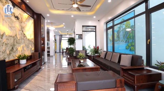 Biệt thự báo hiếu của người con Nghệ An, đi làm xa gửi hết tiền về quê xây lại nhà bố mẹ- Ảnh 4. Biệt thự báo hiếu của người con Nghệ An, đi làm xa gửi hết tiền về quê xây lại nhà bố mẹ- Ảnh 4.