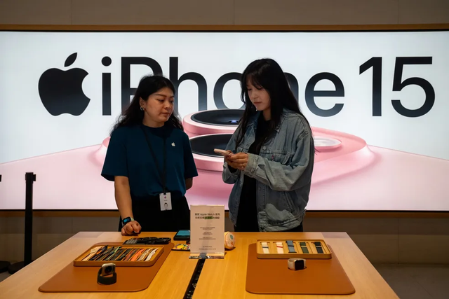 Lần đầu giành ngôi số 1 từ Samsung, Apple tắt nụ cười khi có người "phá tiệc mừng": Lại là Trung Quốc?- Ảnh 1.