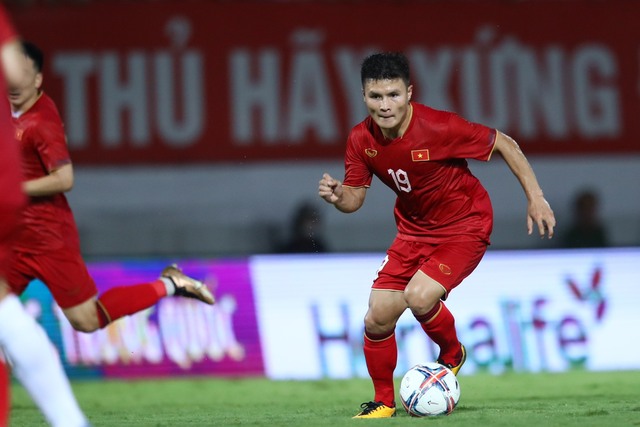 Đội hình đội tuyển Việt Nam vs Indonesia: Quang Hải trở lại, HLV Troussier dùng sơ đồ "siêu tấn công"?- Ảnh 1. Đội hình đội tuyển Việt Nam vs Indonesia: Quang Hải trở lại, HLV Troussier dùng sơ đồ "siêu tấn công"?- Ảnh 1.