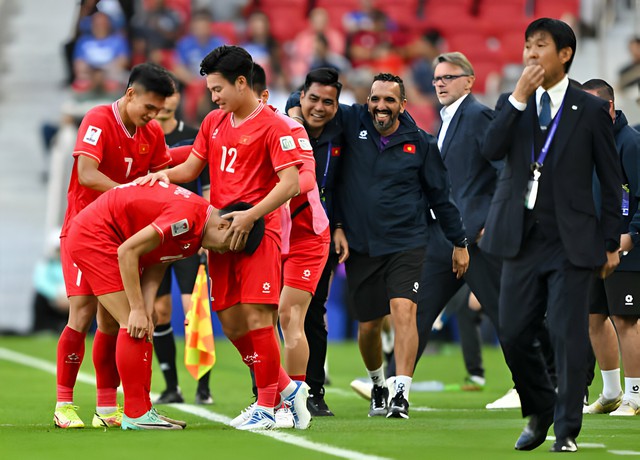 Đấu trận "sinh tử" với Indonesia, HLV Troussier sẽ chiến thắng để thôi nếm trái đắng vì "bài học Hoàng Đức"?- Ảnh 1.