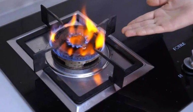 Hiện tượng lạ ở bếp gas: Nhẹ thì mất tiền, nặng thì cháy nổ, nhìn thấy phải kiểm tra ngay- Ảnh 1.