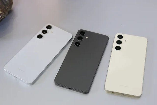 Chúng ta "mờ mắt" vì sự hào nhoáng từ Galaxy S24 mà không để ý Samsung đã giấu đi 1 bí mật quan trọng?- Ảnh 1. Chúng ta "mờ mắt" vì sự hào nhoáng từ Galaxy S24 mà không để ý Samsung đã giấu đi 1 bí mật quan trọng?- Ảnh 1.