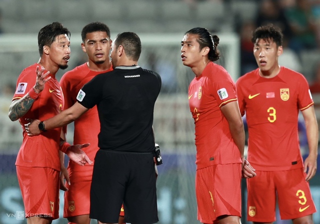 Tuyển Trung Quốc tăng xác suất đi tiếp nhờ động thái từ đội đương kim vô địch Asian Cup- Ảnh 2. Tuyển Trung Quốc tăng xác suất đi tiếp nhờ động thái từ đội đương kim vô địch Asian Cup- Ảnh 2.