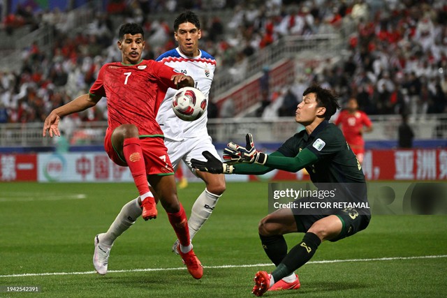 Tuyển Thái Lan tiếp tục lập chiến công, mở rộng cánh cửa đi tiếp tại Asian Cup 2023
- Ảnh 2. Tuyển Thái Lan tiếp tục lập chiến công, mở rộng cánh cửa đi tiếp tại Asian Cup 2023
- Ảnh 2.