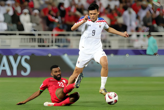 Thái Lan xứng danh "ông lớn" dù "vừa ốm dậy", khiến tuyển Việt Nam đối mặt với cú lao dốc khó ngờ- Ảnh 1. Thái Lan xứng danh "ông lớn" dù "vừa ốm dậy", khiến tuyển Việt Nam đối mặt với cú lao dốc khó ngờ- Ảnh 1.