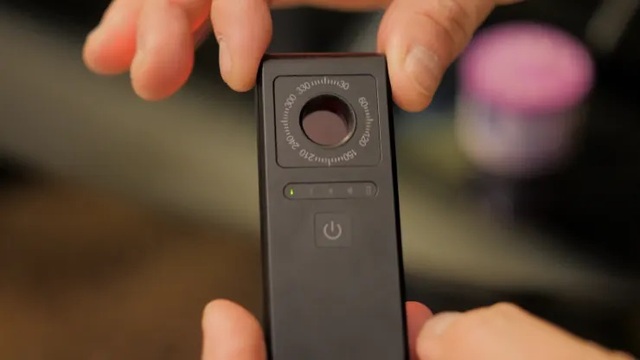 Thử các cách trên mạng không hiệu quả: Chuyển sang thiết bị này, phát hiện 11 camera quay lén trong nhà- Ảnh 4. Thử các cách trên mạng không hiệu quả: Chuyển sang thiết bị này, phát hiện 11 camera quay lén trong nhà- Ảnh 4.