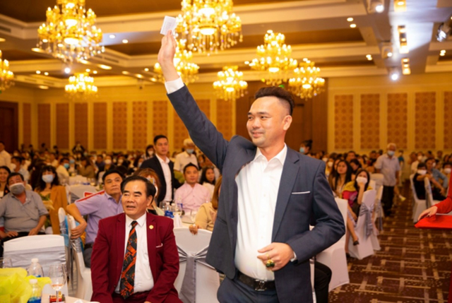 Thủ đoạn Chủ tịch Công ty Capel dùng để lừa đảo hàng trăm tỷ bằng cách ký kết gần 8.000 “hợp đồng"- Ảnh 2. Thủ đoạn Chủ tịch Công ty Capel dùng để lừa đảo hàng trăm tỷ bằng cách ký kết gần 8.000 “hợp đồng"- Ảnh 2.