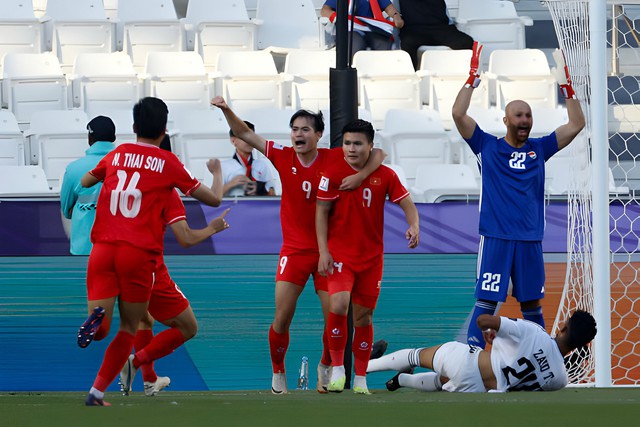 Thiết lập kỷ lục ghi bàn tại Asian Cup, Quang Hải được trang web quốc tế chấm điểm cao nhất tuyển Việt Nam- Ảnh 1.