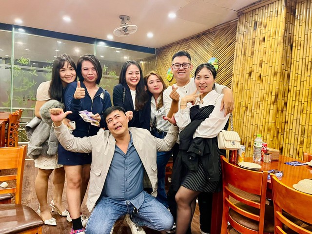 Bức ảnh họp lớp vô giá: Mất liên lạc suốt 22 năm, tìm thấy nhau chỉ trong vòng 1 tuần- Ảnh 7. Bức ảnh họp lớp vô giá: Mất liên lạc suốt 22 năm, tìm thấy nhau chỉ trong vòng 1 tuần- Ảnh 7.