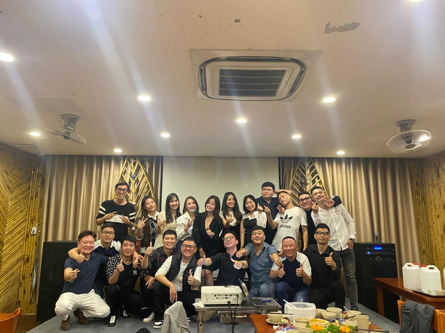 Bức ảnh họp lớp vô giá: Mất liên lạc suốt 22 năm, tìm thấy nhau chỉ trong vòng 1 tuần- Ảnh 3. Bức ảnh họp lớp vô giá: Mất liên lạc suốt 22 năm, tìm thấy nhau chỉ trong vòng 1 tuần- Ảnh 3.