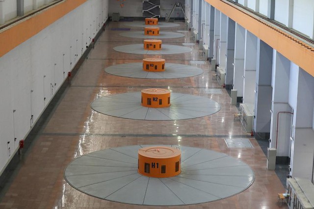 Nhà máy điện giữ 3 kỷ lục "khổng lồ": Vốn lớn nhất, công suất cao nhất, sản lượng nhiều nhất Việt Nam- Ảnh 3. Nhà máy điện giữ 3 kỷ lục "khổng lồ": Vốn lớn nhất, công suất cao nhất, sản lượng nhiều nhất Việt Nam- Ảnh 3.