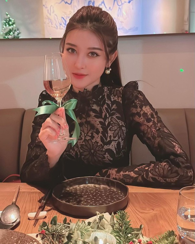 Á hậu Huyền My ở tuổi 29: Ngày càng quyến rũ, cuộc sống thế nào sau khi chuyển sang làm MC thể thao?- Ảnh 6. Á hậu Huyền My ở tuổi 29: Ngày càng quyến rũ, cuộc sống thế nào sau khi chuyển sang làm MC thể thao?- Ảnh 6.