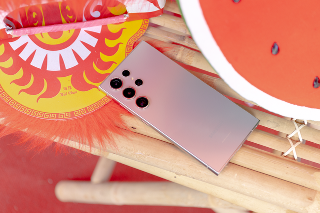 Cận cảnh mẫu điện thoại giá ngang Honda Vision vừa lên kệ, bất ngờ khách Việt xuống tiền mua không tiếc- Ảnh 11. Cận cảnh mẫu điện thoại giá ngang Honda Vision vừa lên kệ, bất ngờ khách Việt xuống tiền mua không tiếc- Ảnh 11.