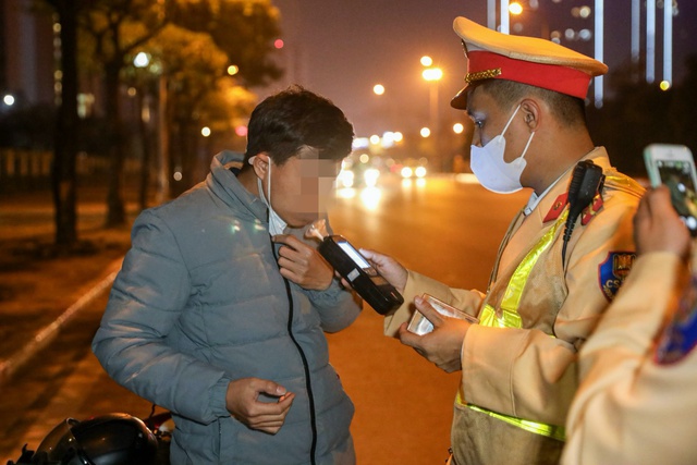 Cử tri cho rằng quy định nồng độ cồn bằng 0 là "rất khó khăn cho người dân"- Bộ GTVT nói gì?- Ảnh 1.