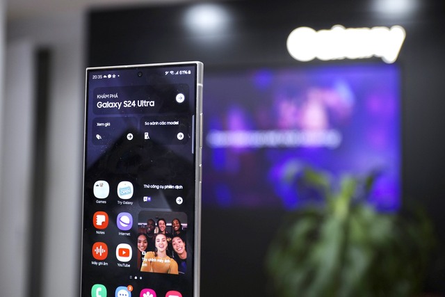 Cận cảnh mẫu điện thoại giá ngang Honda Vision vừa lên kệ, bất ngờ khách Việt xuống tiền mua không tiếc- Ảnh 2. Cận cảnh mẫu điện thoại giá ngang Honda Vision vừa lên kệ, bất ngờ khách Việt xuống tiền mua không tiếc- Ảnh 2.