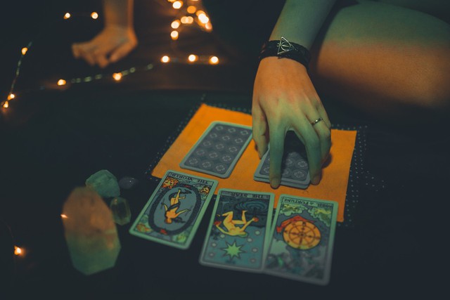 Nghề "thầy bói trên mạng" lên ngôi: Trả có 200 nghìn, được nghe thầy phán đủ cả tình duyên lẫn sự nghiệp- Ảnh 2. Nghề "thầy bói trên mạng" lên ngôi: Trả có 200 nghìn, được nghe thầy phán đủ cả tình duyên lẫn sự nghiệp- Ảnh 2.