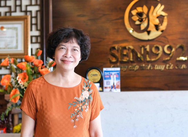 Sen Tài Thu, công ty có lãnh đạo U70 vừa bị bắt, kinh doanh mặt hàng gì mà có thể huy động hơn 1.000 tỷ đồng?- Ảnh 1. Sen Tài Thu, công ty có lãnh đạo U70 vừa bị bắt, kinh doanh mặt hàng gì mà có thể huy động hơn 1.000 tỷ đồng?- Ảnh 1.