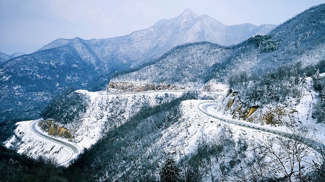 Ở dãy núi 1.777m của Trung Quốc có một "chiến hạm" rộng 100 km, rất bí ẩn: Mục đích vượt xa tưởng tượng- Ảnh 2.