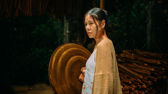 Nam Thư bật mí chuyện bị NSND Kim Xuân tát 50 cái trong Quỷ cẩu- Ảnh 1. Nam Thư bật mí chuyện bị NSND Kim Xuân tát 50 cái trong Quỷ cẩu- Ảnh 1.