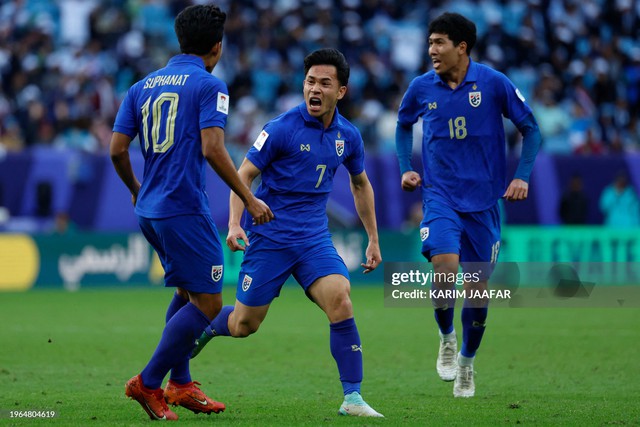 Bị loại khỏi Asian Cup 2023, tuyển Thái Lan vẫn nhận nhiều lời khen- Ảnh 1.