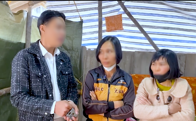 Con gái của cụ bà ở Phú Thọ lên tiếng chuyện xin tiền mạnh thường quân mua đất cho mẹ- Ảnh 1. Con gái của cụ bà ở Phú Thọ lên tiếng chuyện xin tiền mạnh thường quân mua đất cho mẹ- Ảnh 1.