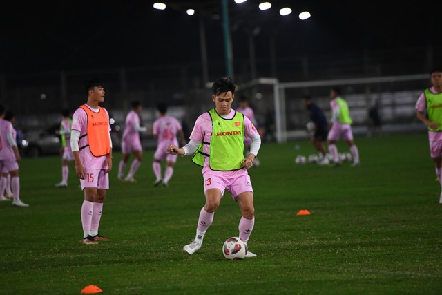 AFC công bố danh sách tuyển Việt Nam, HLV Troussier ra quyết định cho trường hợp Hoàng Đức- Ảnh 2. AFC công bố danh sách tuyển Việt Nam, HLV Troussier ra quyết định cho trường hợp Hoàng Đức- Ảnh 2.