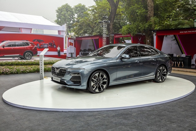 Mua VinFast Lux A2.0 từng phải bỏ ra hơn 1,3 tỷ đồng, nay sang tay giá chỉ ngang mẫu xe 'quốc dân'- Ảnh 1. Mua VinFast Lux A2.0 từng phải bỏ ra hơn 1,3 tỷ đồng, nay sang tay giá chỉ ngang mẫu xe 'quốc dân'- Ảnh 1.