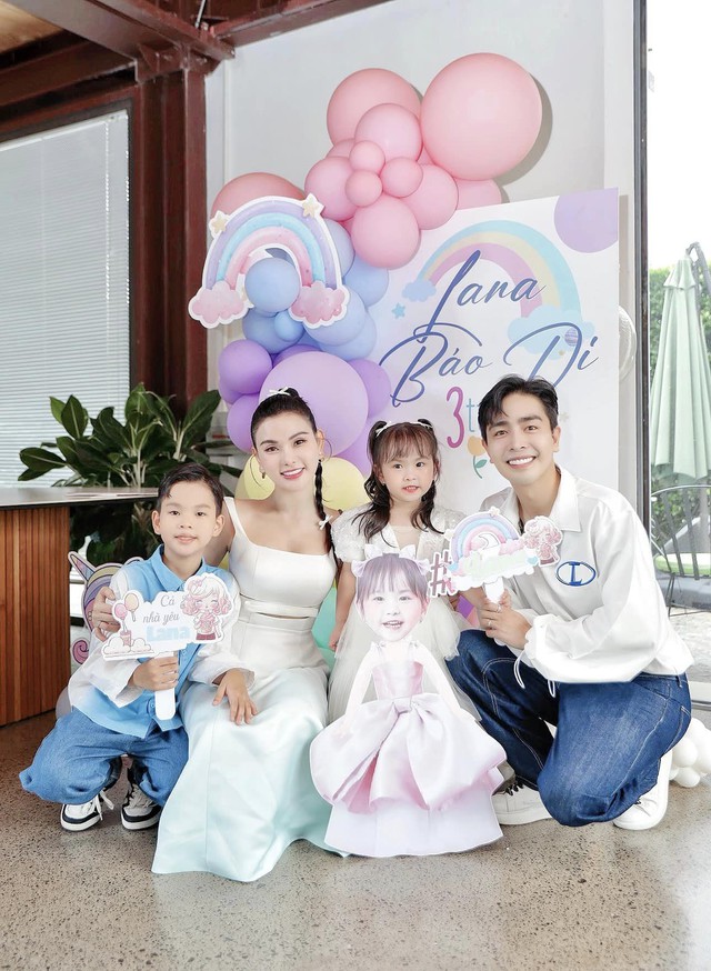 Nữ ca sĩ Việt lấy chồng thứ 2 kém 10 tuổi, mẹ chồng hứa sinh mỗi con tặng 1 mảnh đất, tuổi 40 đẹp nuột nà- Ảnh 3. Nữ ca sĩ Việt lấy chồng thứ 2 kém 10 tuổi, mẹ chồng hứa sinh mỗi con tặng 1 mảnh đất, tuổi 40 đẹp nuột nà- Ảnh 3.