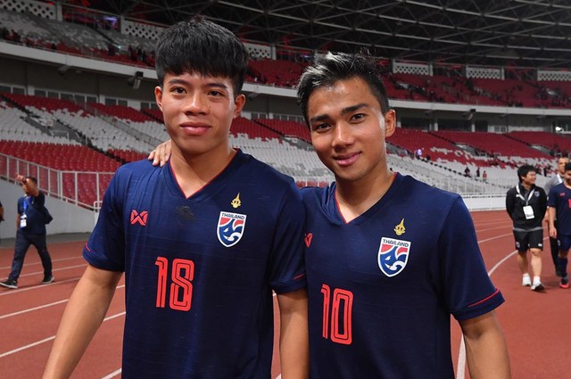 Ngôi sao tuyển Thái Lan xin rút khỏi Asian Cup, lý do khiến CĐV phẫn nộ, đòi gạch tên vĩnh viễn- Ảnh 1. Ngôi sao tuyển Thái Lan xin rút khỏi Asian Cup, lý do khiến CĐV phẫn nộ, đòi gạch tên vĩnh viễn- Ảnh 1.