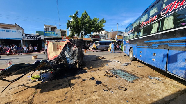 Tài xế ô tô tải tử vong trên ca bin sau va chạm, camera phơi bày nguyên nhân gây tranh cãi- Ảnh 1.