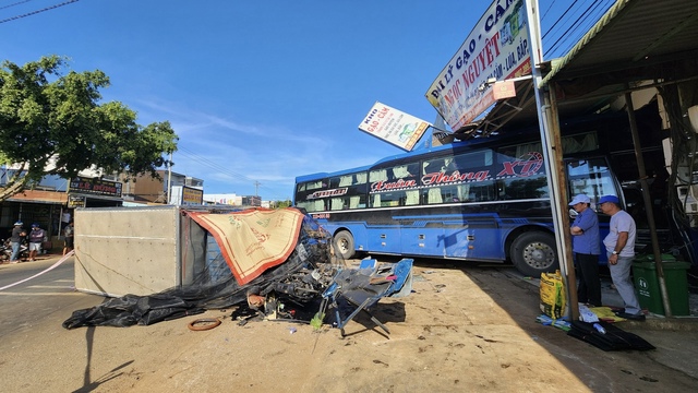 Tài xế ô tô tải tử vong trên ca bin sau va chạm, camera phơi bày nguyên nhân gây tranh cãi- Ảnh 2.