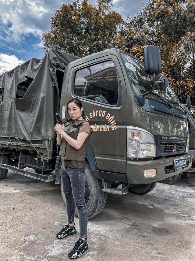 Nàng "Vàng Anh" đình đám giờ là Thượng uý Công an, tuổi U40 đẹp đằm thắm, ở nhà sang như khách sạn- Ảnh 4. Nàng "Vàng Anh" đình đám giờ là Thượng uý Công an, tuổi U40 đẹp đằm thắm, ở nhà sang như khách sạn- Ảnh 4.