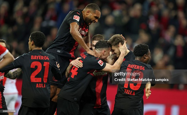 Địa chấn: Bayern Munich thua đậm trước Leverkusen, 