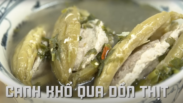 Khách Tây nếm thử các món ăn Tết của Việt Nam: Món được yêu thích nhất không phải bánh chưng- Ảnh 7. Khách Tây nếm thử các món ăn Tết của Việt Nam: Món được yêu thích nhất không phải bánh chưng- Ảnh 7.