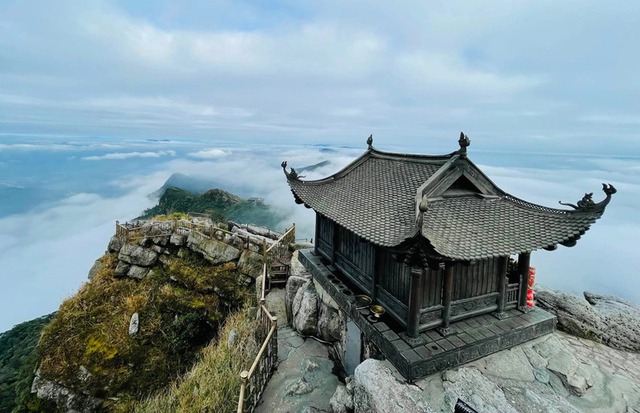 Loạt địa điểm đón Loạt địa điểm đón