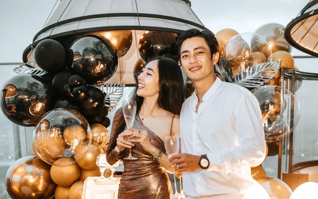 Nam thần Việt cưới vợ 11 năm không có con vẫn hạnh phúc, bà xã bí ẩn, đẹp không kém diễn viên showbiz- Ảnh 7. Nam thần Việt cưới vợ 11 năm không có con vẫn hạnh phúc, bà xã bí ẩn, đẹp không kém diễn viên showbiz- Ảnh 7.