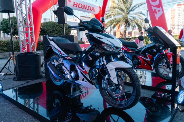 Vua côn tay 150cc cập bến đại lý, tiết kiệm xăng, nhiều ngón đòn khiến Yamaha Exciter dè chừng- Ảnh 3. Vua côn tay 150cc cập bến đại lý, tiết kiệm xăng, nhiều ngón đòn khiến Yamaha Exciter dè chừng- Ảnh 3.