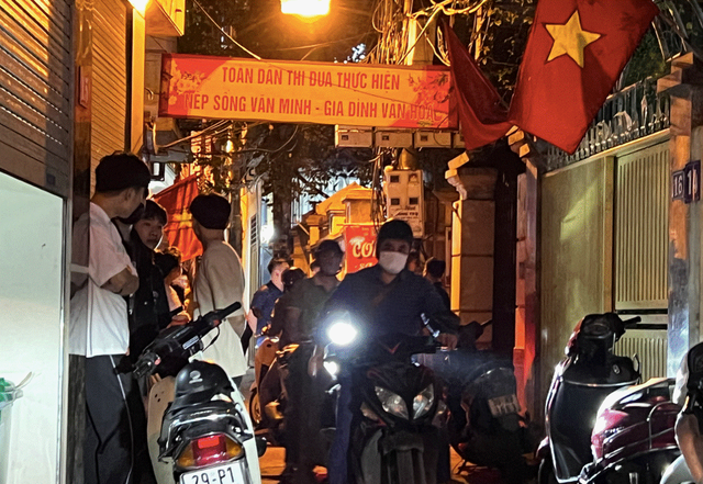 Tang lễ đẫm nước mắt tiễn đưa cô gái 21 tuổi bị sát hại, người nhà kêu gọi quyên góp lo hậu sự- Ảnh 3. Tang lễ đẫm nước mắt tiễn đưa cô gái 21 tuổi bị sát hại, người nhà kêu gọi quyên góp lo hậu sự- Ảnh 3.