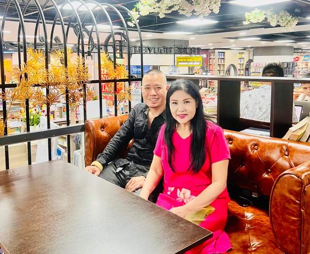 Nữ NSND cưới chồng kém 7 tuổi, kết hôn hơn 20 năm không có con chung vẫn hạnh phúc, ngọt ngào- Ảnh 5. Nữ NSND cưới chồng kém 7 tuổi, kết hôn hơn 20 năm không có con chung vẫn hạnh phúc, ngọt ngào- Ảnh 5.