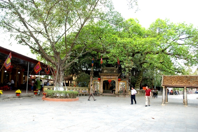 Hàng nghìn người đến một ngôi đền dịp đầu năm, múc nước giếng để uống và rửa tay: Sự thật đằng sau là gì?- Ảnh 3.