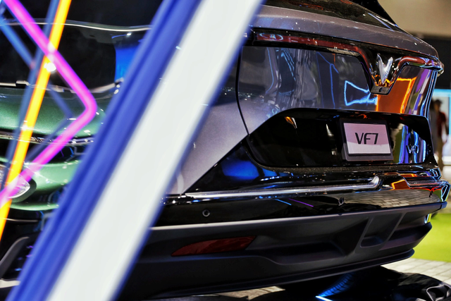 2 bất lợi khi VinFast đổ bộ nền kinh tế lớn nhất ĐNÁ: Dân thu nhập 5 triệu/tháng, một 'ông kẹ' đợi sẵn- Ảnh 4. 2 bất lợi khi VinFast đổ bộ nền kinh tế lớn nhất ĐNÁ: Dân thu nhập 5 triệu/tháng, một 'ông kẹ' đợi sẵn- Ảnh 4.