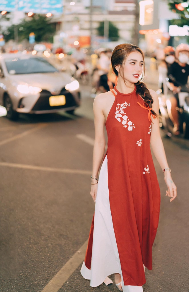 Em gái ruột cầu thủ Công Vinh tuổi 35: Là hot girl một thời, mặc kín hay sexy đều quyến rũ- Ảnh 3. Em gái ruột cầu thủ Công Vinh tuổi 35: Là hot girl một thời, mặc kín hay sexy đều quyến rũ- Ảnh 3.