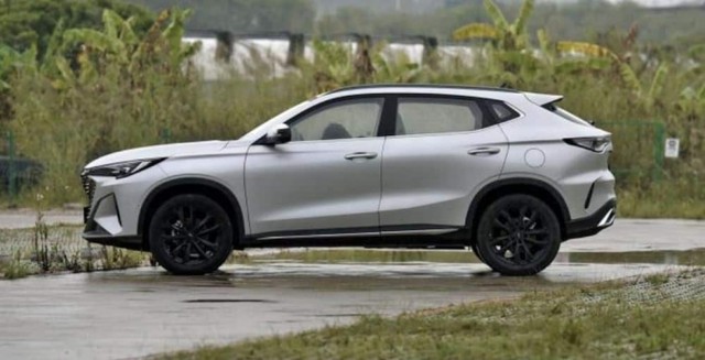 Đẳng cấp cỡ Honda CR-V và Mazda CX-5, chiếc xe này rẻ hơn cả giá KIA Morning ở Việt Nam: Giấu bí mật gì?- Ảnh 3. Đẳng cấp cỡ Honda CR-V và Mazda CX-5, chiếc xe này rẻ hơn cả giá KIA Morning ở Việt Nam: Giấu bí mật gì?- Ảnh 3.