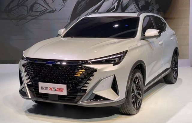 Đẳng cấp cỡ Honda CR-V và Mazda CX-5, chiếc xe này rẻ hơn cả giá KIA Morning ở Việt Nam: Giấu bí mật gì?- Ảnh 2. Đẳng cấp cỡ Honda CR-V và Mazda CX-5, chiếc xe này rẻ hơn cả giá KIA Morning ở Việt Nam: Giấu bí mật gì?- Ảnh 2.