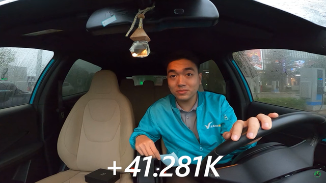 Một tài xế taxi Xanh SM công khai tiền thu về sau 1 tháng: Cao hay thấp so với bình quân lao động Hà Nội?- Ảnh 1. Một tài xế taxi Xanh SM công khai tiền thu về sau 1 tháng: Cao hay thấp so với bình quân lao động Hà Nội?- Ảnh 1.