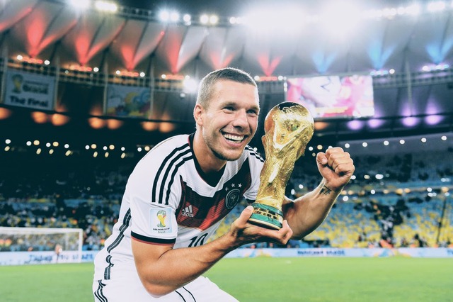 Sau cú sốc ở tuổi 30, nhà vô địch World Cup kiếm “núi tiền” nhờ món ăn quen thuộc trên đường phố Hà Nội- Ảnh 1. Sau cú sốc ở tuổi 30, nhà vô địch World Cup kiếm “núi tiền” nhờ món ăn quen thuộc trên đường phố Hà Nội- Ảnh 1.